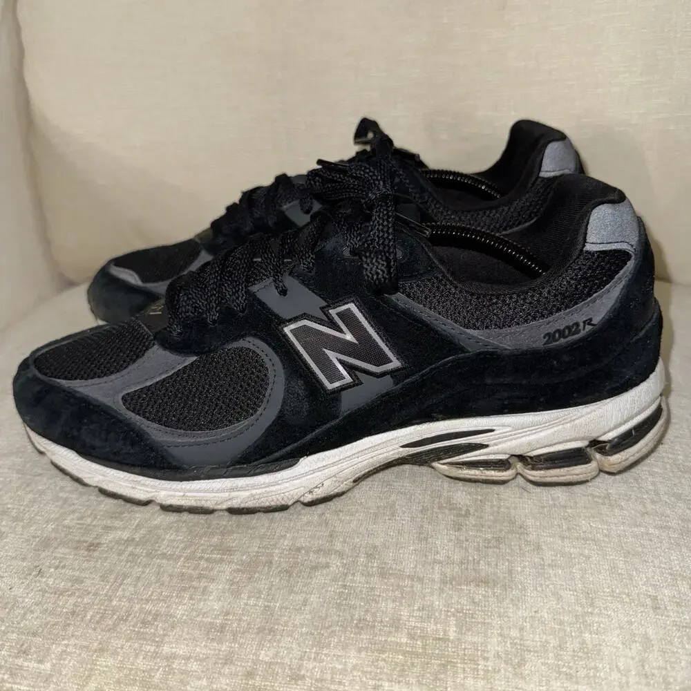 Mens New Balance 2002R Black Gunmetal Sneakers Athletic Shoes Size 11.5 EUC
